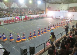 Festival Folclórico lota Poliesportivo na continuação dos eventos em comemoração ao aniversário de São Gotardo