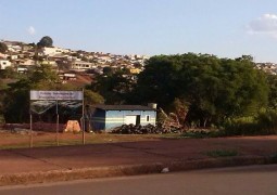 Local onde Hospital Regional de São Gotardo será construído vira depósito de pneus a céu aberto