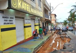 Forte chuva deixa estragos em Carmo do Paranaíba