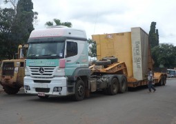 Após vários avisos de fiscalização da Prefeitura, Trailers são retirados da Praça São Sebastião em São Gotardo