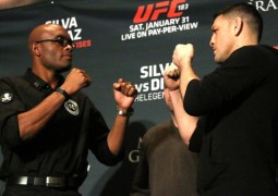 “Fardado”, Anderson Silva devolve atraso a Diaz no “media day” do UFC 183