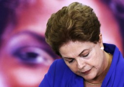 Dilma monta ‘junta de ministros’ para tentar salvar base