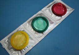 Empresa australiana cria preservativo que pode matar os vírus do HIV, herpes e HPV