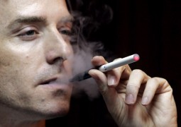 Cigarros eletrônico contém 10 vezes mais substâncias cancerígenas do que os cigarros comuns