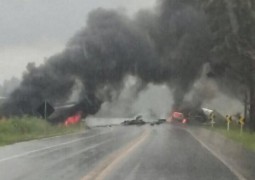 Homem morre carbonizado em grave acidente na BR-262 próximo a cidade de Campos Altos