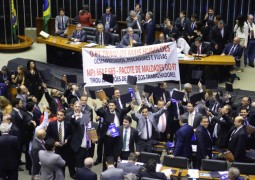 Câmara dos Deputados conclui votação que restringe acesso à pensão por morte