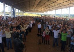 Terço dos Homens de São Gotardo comemora 4 anos de existência e reúne centenas de pessoas no Parque de Exposições