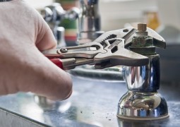 Faça 9 reparos na sua casa sem ajuda de profissionais