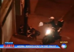 Em perseguição policial, suspeito joga capacete em PM que reage e atira