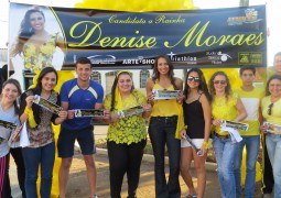 Candidata a Rainha da FENACEN 2015, Denise Moraes realiza blitz e covoca sua torcida em São Gotardo