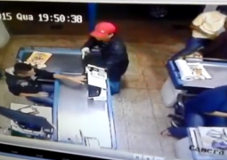 Vídeo mostra ação de bandidos durante o assalto ao Supermercado Juliano e PM pede ajuda a população