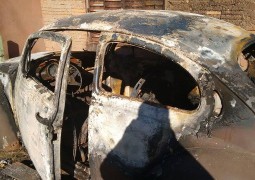 Menores incendeiam três carros em Rio Paranaíba