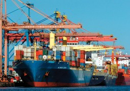 Escala de navios aponta forte alta na demanda por grãos do Brasil