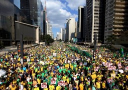 Todos os Estados do Brasil realizam protestos contra o governo Dilma
