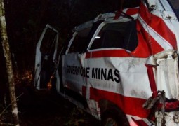 Acidente com veículo da Prefeitura de São Gotardo deixa cinco pessoas feridas