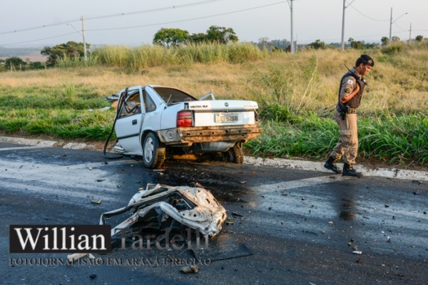 Colisao_Vectra_e_Carreta_mata_casal_na_Br.452_em_Araxa-3