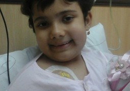 Garotinha de Patos de Minas com leucemia precisa de doação urgente e família pede ajuda na internet