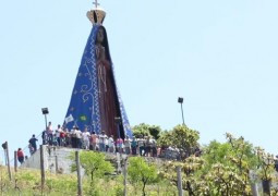 Festa em homenagem a Nossa Senhora Aparecida em Campos Altos reúne cerca de 80 mil pessoas no feriado de segunda-feira