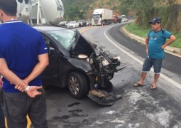 Grave acidente envolvendo motorista de Campos Altos acontece durante o feriado de Finados na BR-354 e duas pessoas ficam feridas