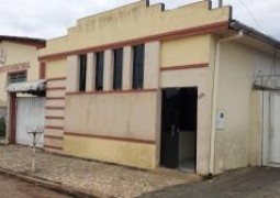 Bandidos tentam roubar cofre de Casa Paroquial em Campos Altos