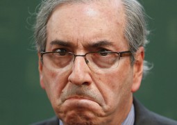 Polícia Federal cumpre mandado de busca e apreensão na casa de Eduardo Cunha