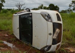 Veículo da Secretaria de Saúde de São Gotardo sofre capotamento na BR-354