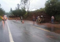 Grave acidente envolvendo carreta mata duas pessoas na BR-262