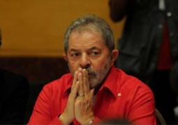 Promotoria de São Paulo pede prisão de Lula no caso tríplex