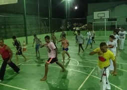 Escola Estadual “Coronel Oscar Prados” oferece aulas gratuitas de Capoeira para alunos referência dentro e fora da escola