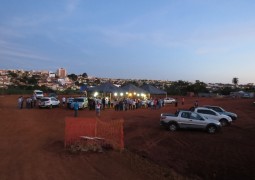 Sob olhares desconfiados, Pedra Fundamental do Hospital Regional de São Gotardo é inaugurada