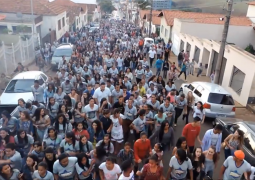 23ª Marcha para Jesus reúne centenas de pessoas em São Gotardo