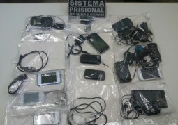 Durante operação agentes apreendem 13 celulares dentro de penitenciária em Carmo do Paranaíba