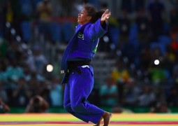 Rafaela Silva e a medalha que ensina muito sobre o Brasil