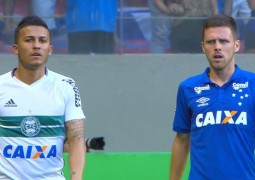 Com boa atuação, Ezequiel coloca dúvida na cabeça de Mano Menezes