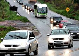 Justiça Federal suspende multa por farol desligado nas rodovias do país