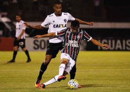 Atlético cede virada ao Fluminense no Rio e vê distância para o líder do Brasileirão aumentar