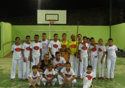 Escola Estadual Coronel Oscar Prados oferece aulas gratuitas de capoeira para alunos