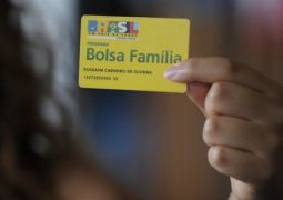 Pente-fino no programa Bolsa Família vai atingir candidatos das eleições municipais