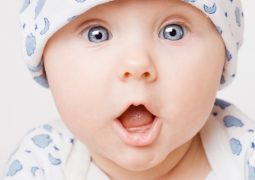 Cientistas anunciam nascimento de 1º bebê do mundo com DNA de 3 pais