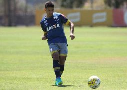 Jogadores de meio-campo suprem queda de rendimento de atacantes do Cruzeiro na Série A