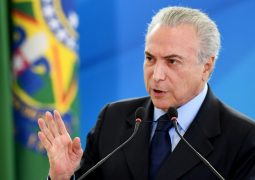 Reforma da Previdência vai atingir políticos, diz Temer