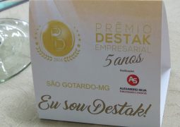 V Prêmio Destak Empresarial é realizado em São Gotardo com premiação para os melhores do ano