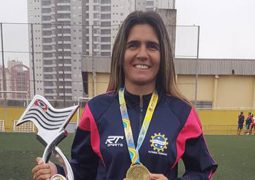 Seleção de futebol feminino terá mulher no comando pela 1ª vez