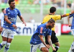 Com gol de Sobis, Cruzeiro vence América e assume liderança provisória do Mineiro