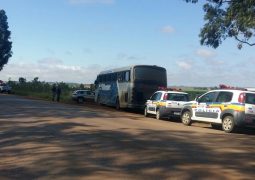 Polícia Militar inicia ação de fiscalização em ônibus com migrantes de outros Estados que desembarcam no município de São Gotardo