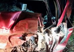 Grave acidente em estrada vicinal de Tiros deixa duas pessoas mortas