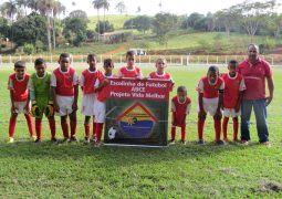 Escolinha de futebol para crianças carentes de São Gotardo disputa Copa Regional Mirim de 2017