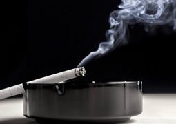 Estudo diz que cigarro causa uma em 10 mortes no mundo e coloca Brasil como ‘história de sucesso’