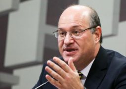 Economia ainda está fraca, mas em recuperação e pode crescer 2% em 2018, diz presidente do BC