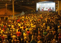 Festa em homenagem a Nossa Senhora da Abadia reúne milhares de fiéis em São Gotardo